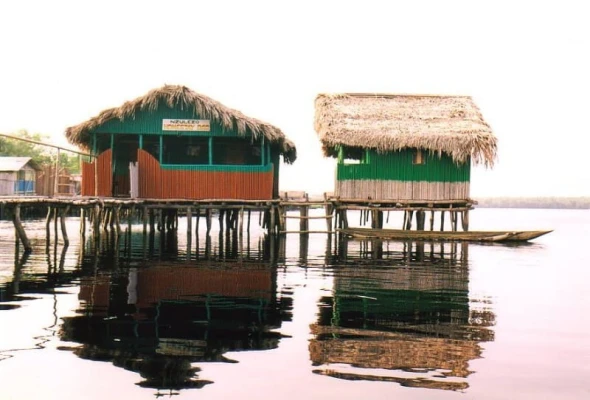 nzulezu-stilt-village.jpg