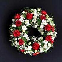 typical-ghanaian-wreath.webp